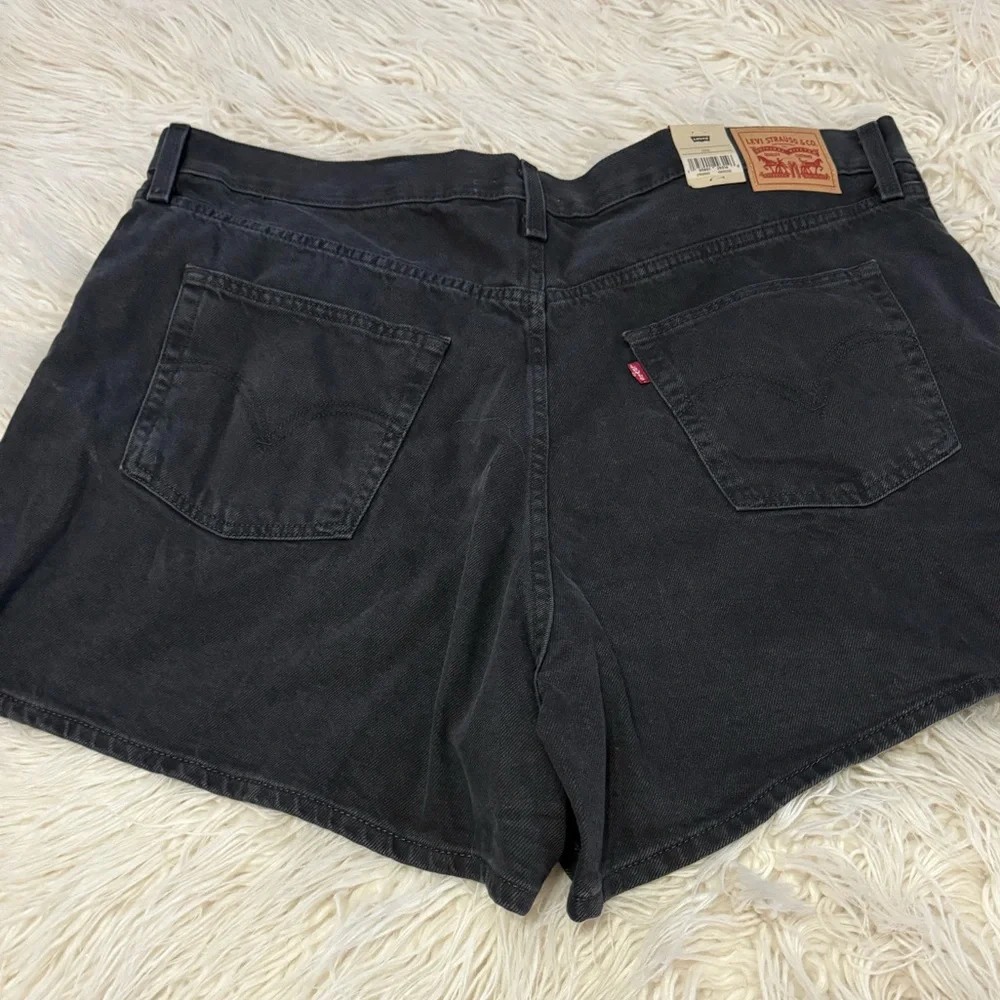 Levi’s HIGH WAISTED MOM WOMEN'S SHORTS (PLUS SIZE)
22W 26W wonderful black NWT - Picture 12 of 12